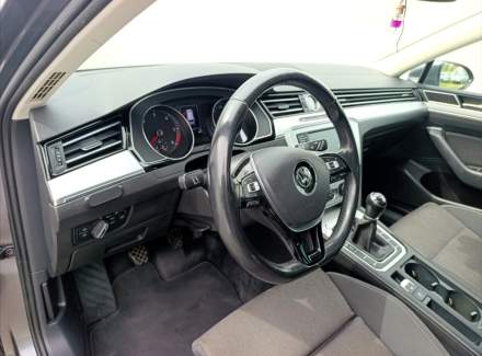 Volkswagen - Passat