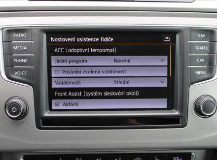 Volkswagen - Passat