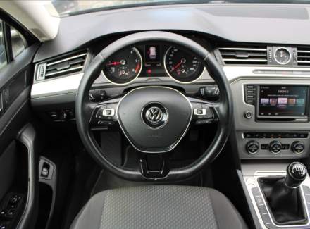 Volkswagen - Passat