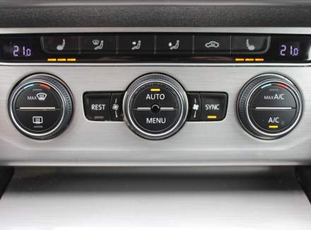 Volkswagen - Passat