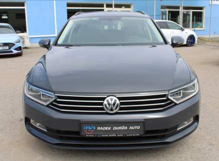 Volkswagen - Passat
