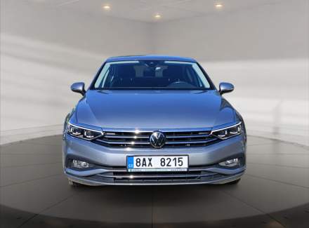 Volkswagen - Passat