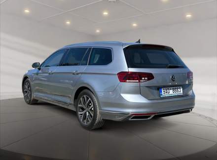 Volkswagen - Passat