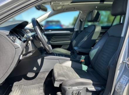 Volkswagen - Passat