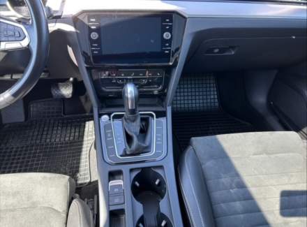 Volkswagen - Passat
