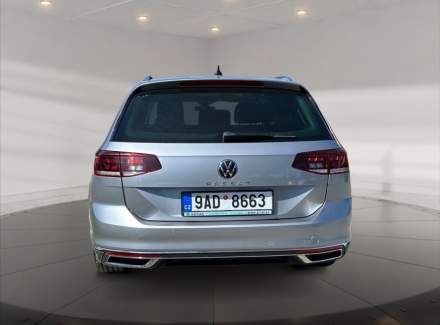 Volkswagen - Passat
