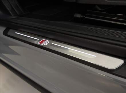 Audi - Q4 e-tron