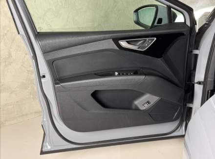 Audi - Q4 e-tron