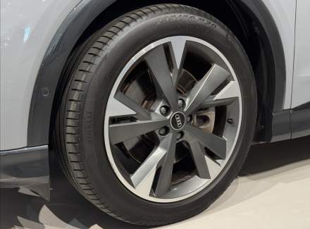 Audi - Q4 e-tron