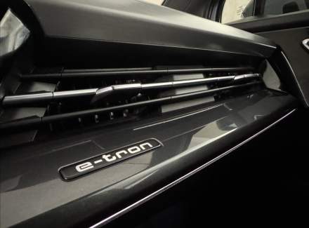 Audi - Q4 e-tron