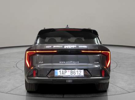 Kia - K4