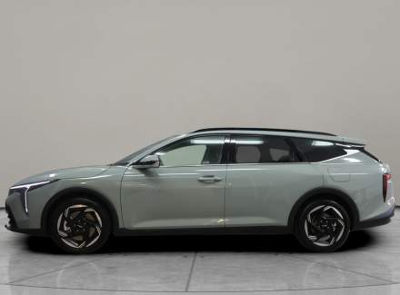Kia - K4