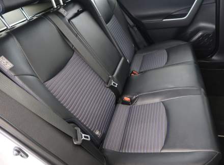 Toyota - RAV 4