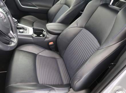 Toyota - RAV 4