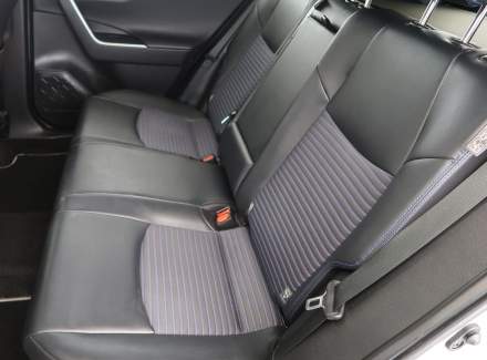 Toyota - RAV 4