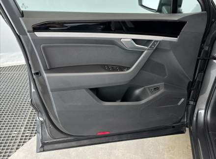 Volkswagen - Touareg