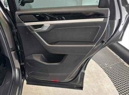 Volkswagen - Touareg