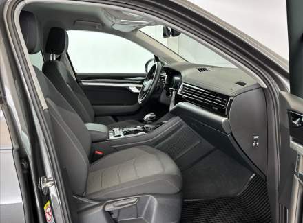 Volkswagen - Touareg