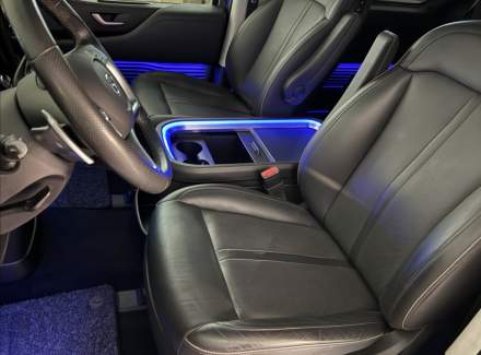 Hyundai - Staria