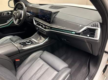 BMW - X7