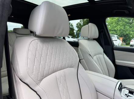 BMW - X7