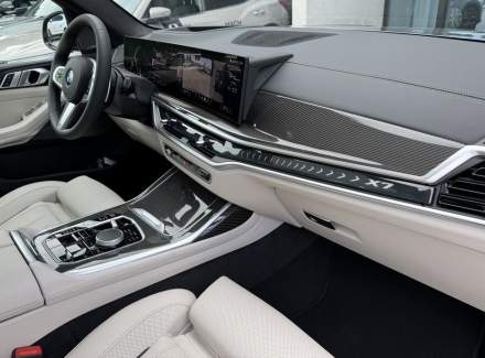 BMW - X7