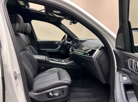 BMW - X7