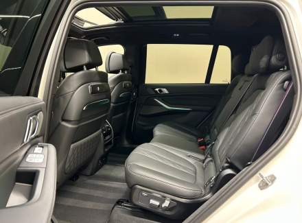BMW - X7