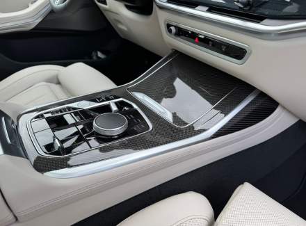 BMW - X7