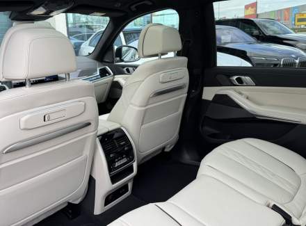 BMW - X7