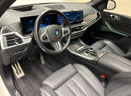 BMW - X7