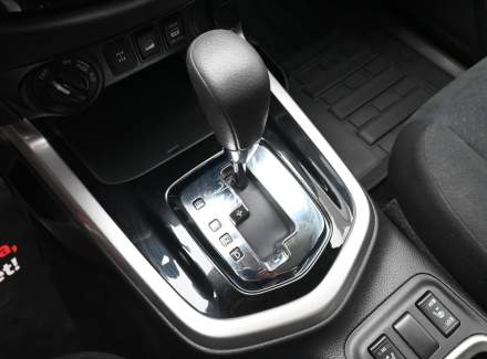 Nissan - Navara