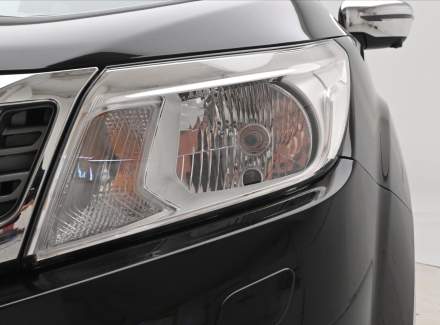 Nissan - Navara
