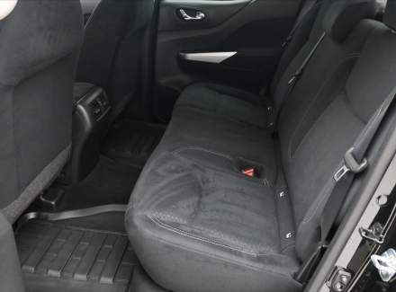 Nissan - Navara