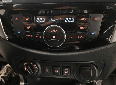 Nissan - Navara