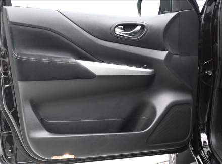 Nissan - Navara