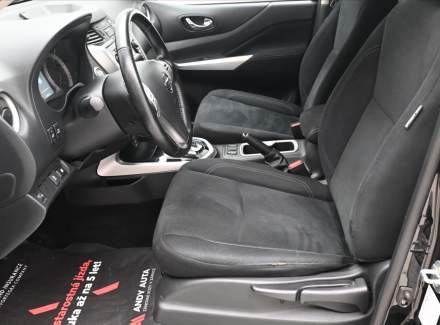 Nissan - Navara
