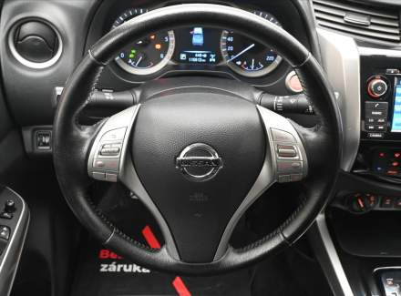 Nissan - Navara