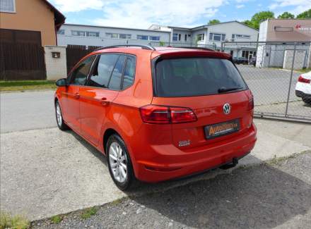 Volkswagen - Golf