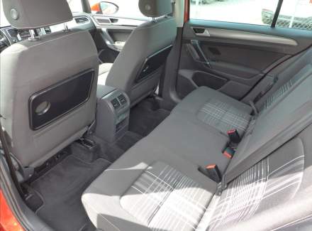 Volkswagen - Golf