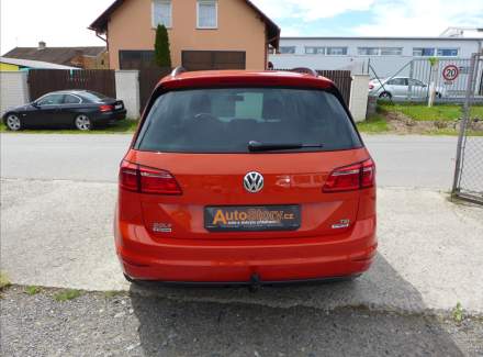 Volkswagen - Golf