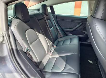 Tesla - Model 3