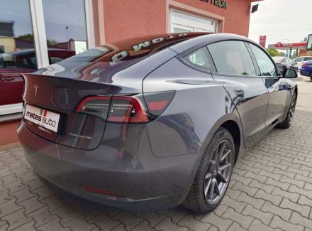 Tesla - Model 3