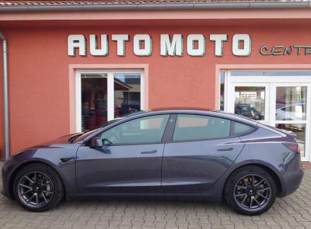 Tesla - Model 3
