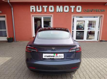 Tesla - Model 3