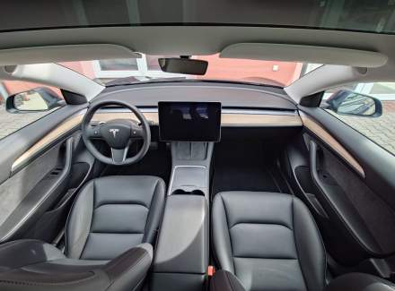 Tesla - Model 3