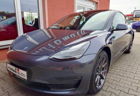 Tesla - Model 3