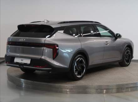Kia - K4
