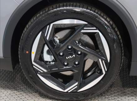 Kia - K4