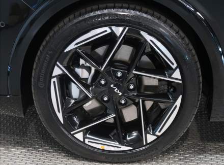 Kia - K4